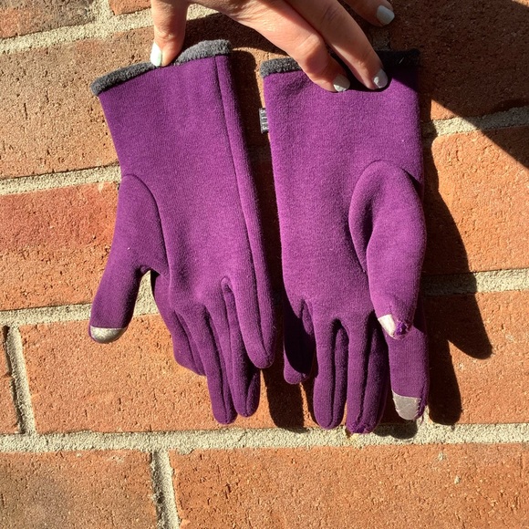 Ladies Purple Gloves - Picture 2 of 2